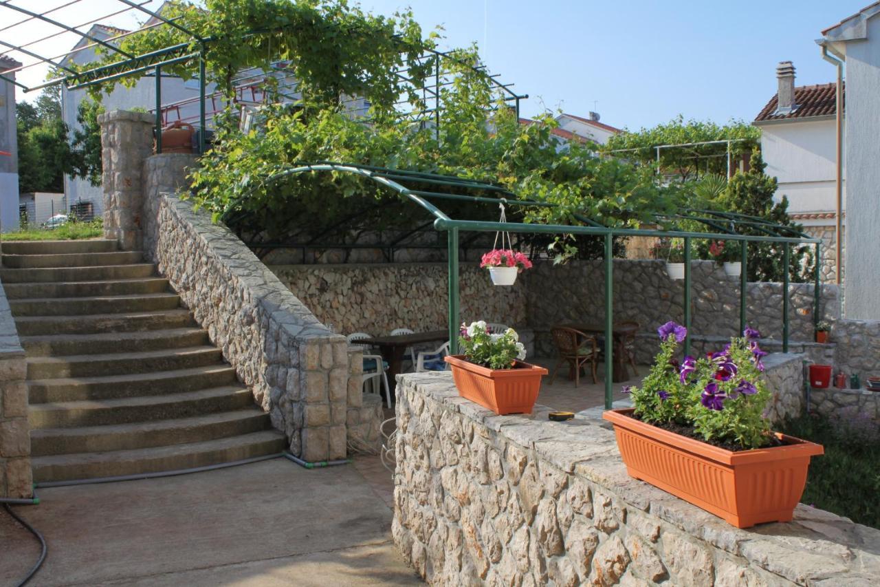 Apartments And Rooms With Parking Space Njivice, Krk - 5458 Bagian luar foto