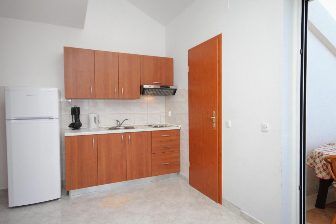 Apartments And Rooms With Parking Space Njivice, Krk - 5458 Bagian luar foto