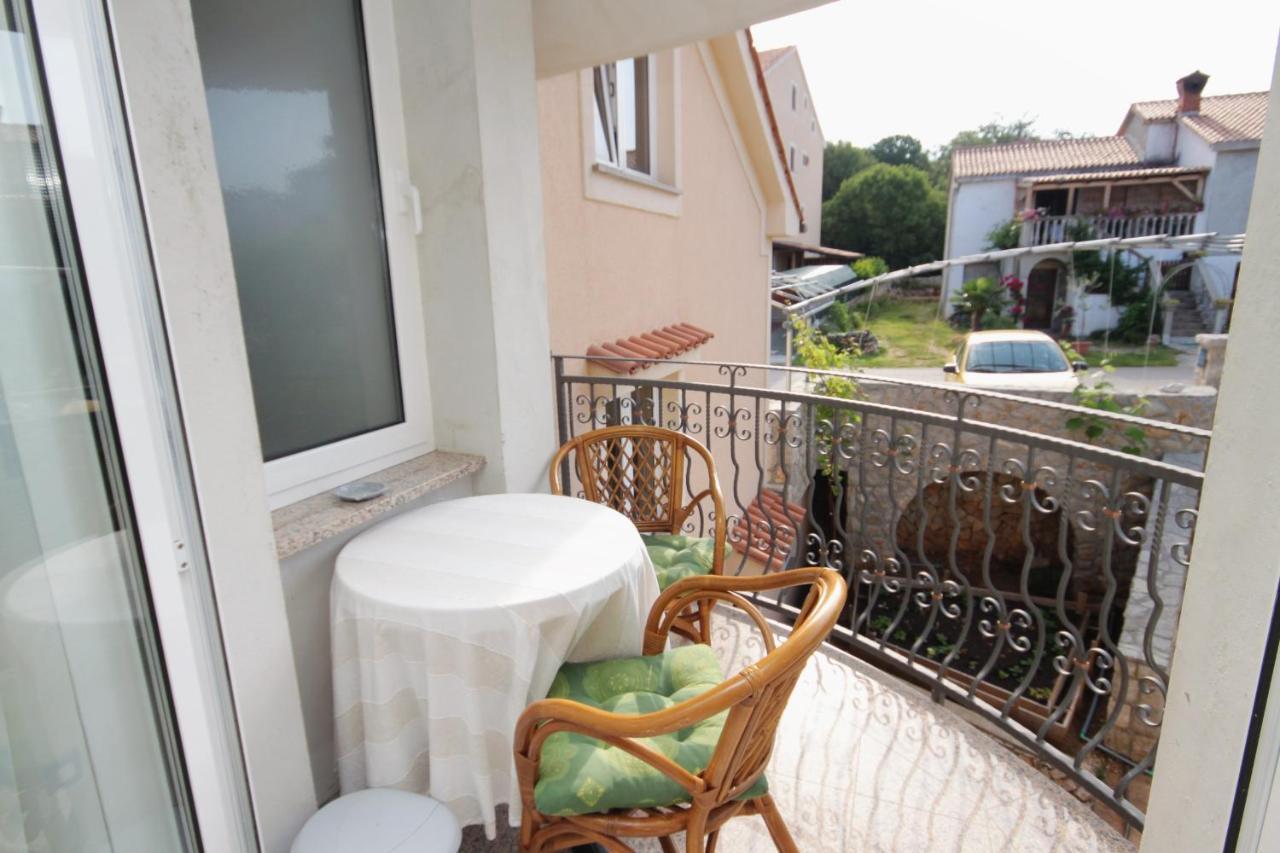 Apartments And Rooms With Parking Space Njivice, Krk - 5458 Bagian luar foto