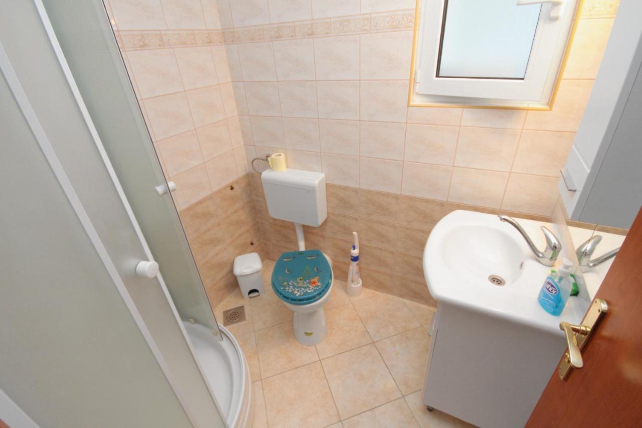 Apartments And Rooms With Parking Space Njivice, Krk - 5458 Bagian luar foto