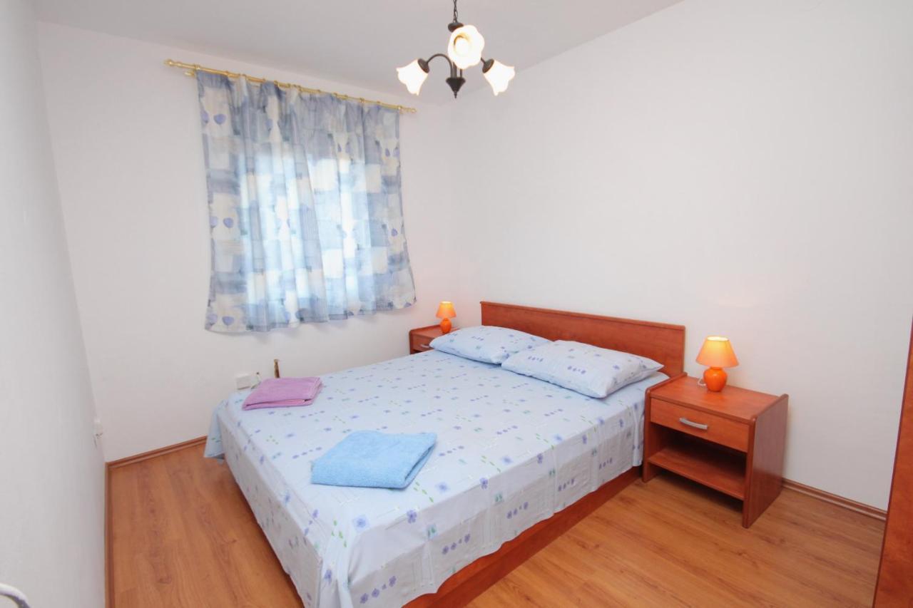 Apartments And Rooms With Parking Space Njivice, Krk - 5458 Bagian luar foto