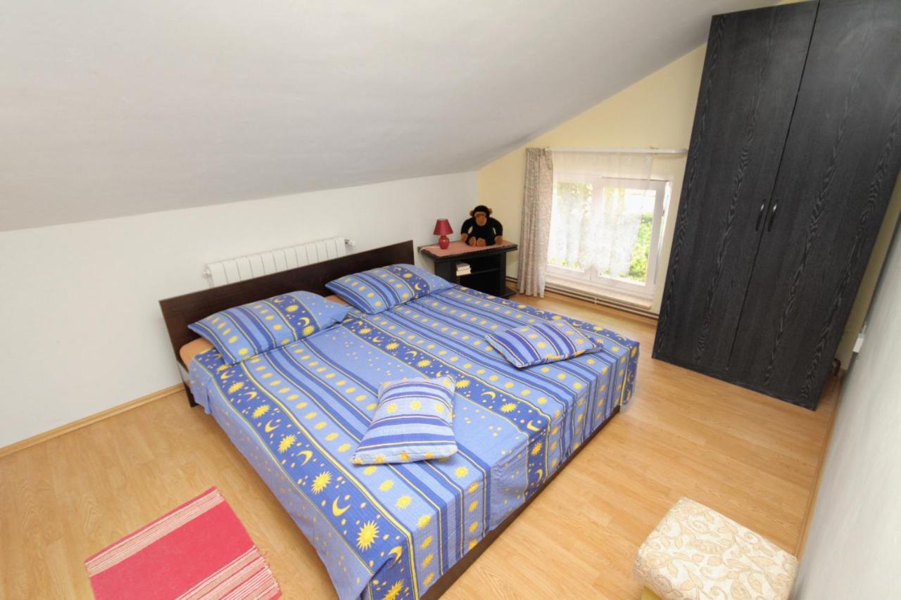 Apartments And Rooms With Parking Space Njivice, Krk - 5458 Bagian luar foto
