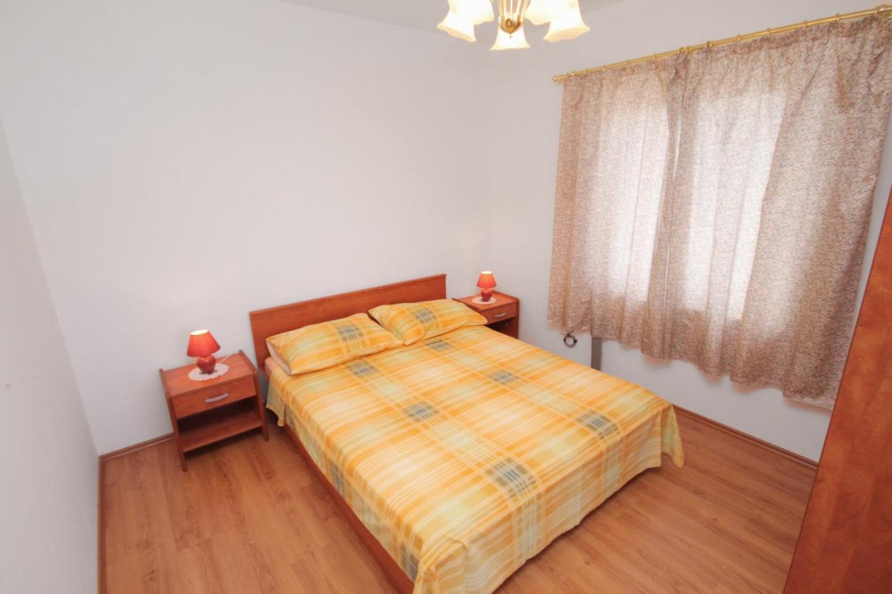 Apartments And Rooms With Parking Space Njivice, Krk - 5458 Bagian luar foto