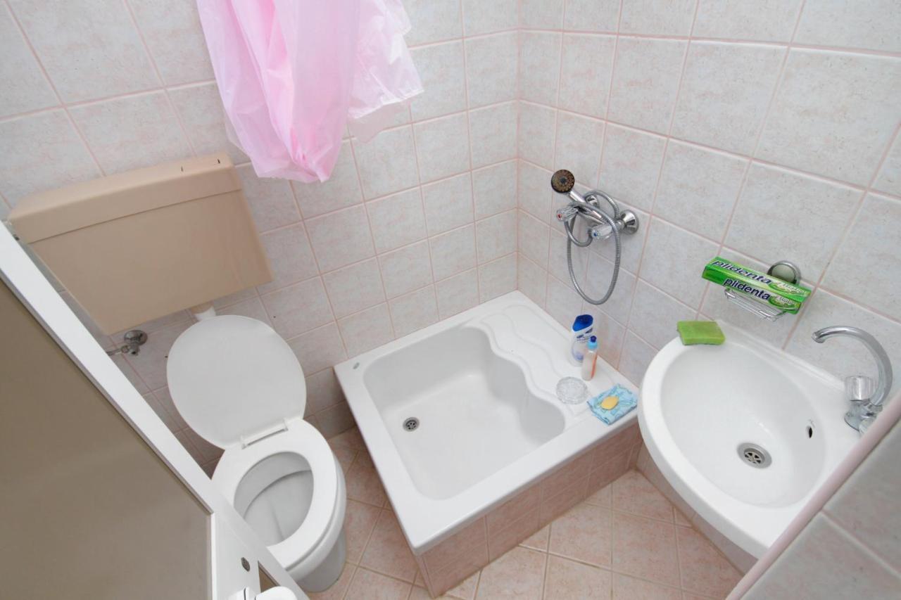 Apartments And Rooms With Parking Space Njivice, Krk - 5458 Bagian luar foto