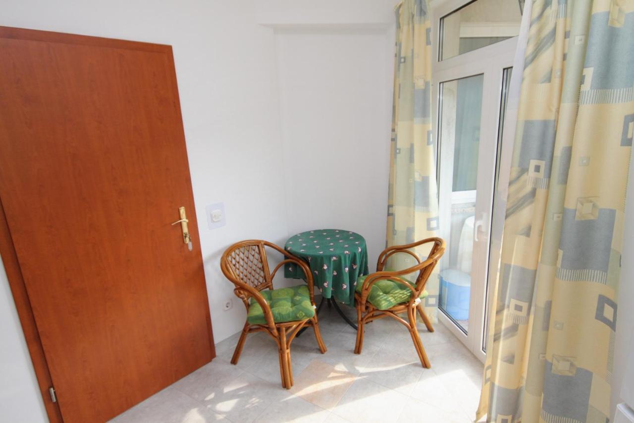 Apartments And Rooms With Parking Space Njivice, Krk - 5458 Bagian luar foto