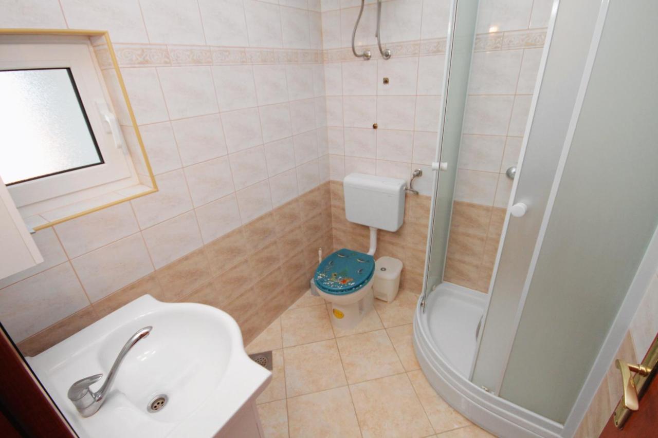 Apartments And Rooms With Parking Space Njivice, Krk - 5458 Bagian luar foto