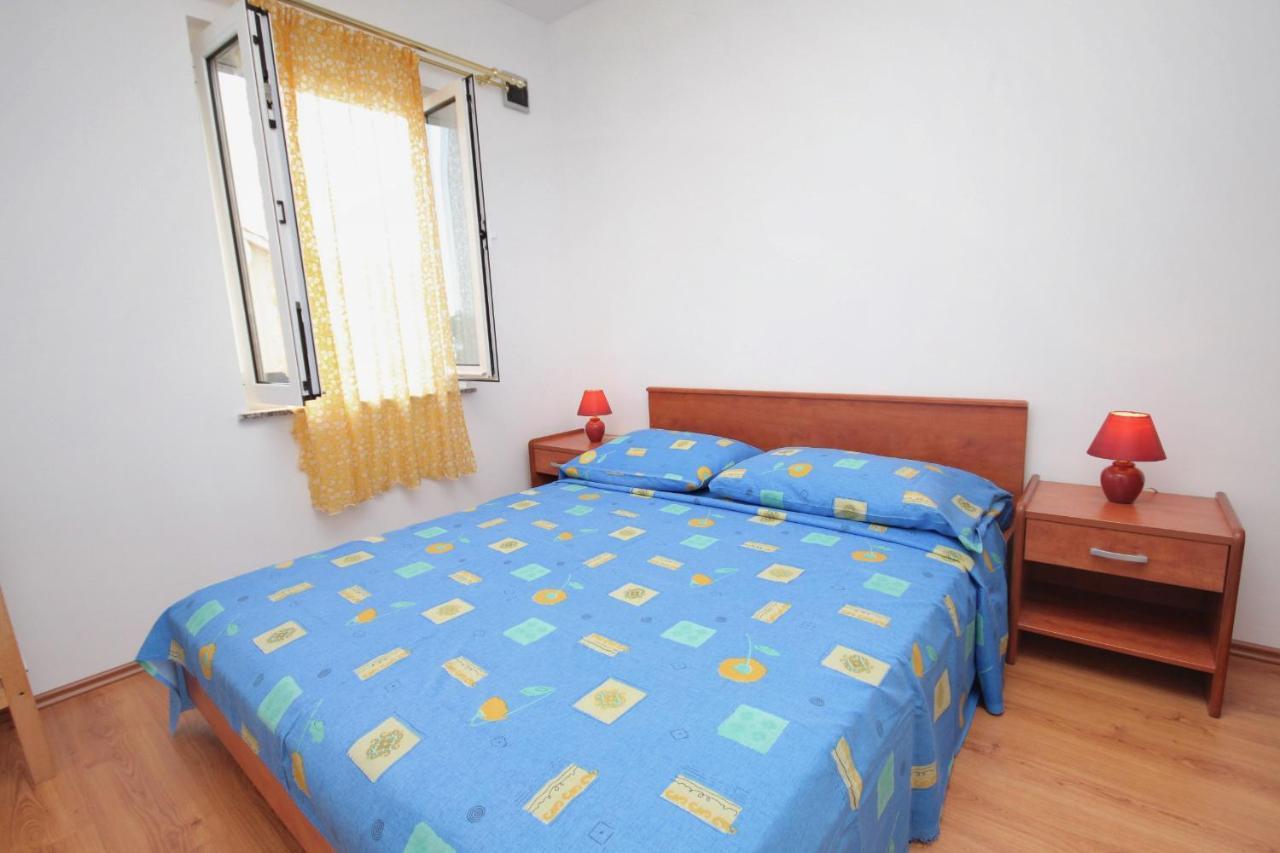 Apartments And Rooms With Parking Space Njivice, Krk - 5458 Bagian luar foto