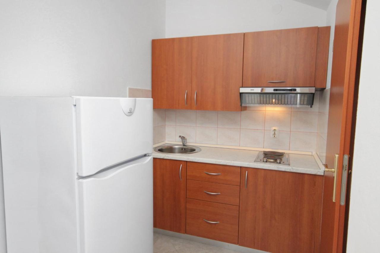 Apartments And Rooms With Parking Space Njivice, Krk - 5458 Bagian luar foto